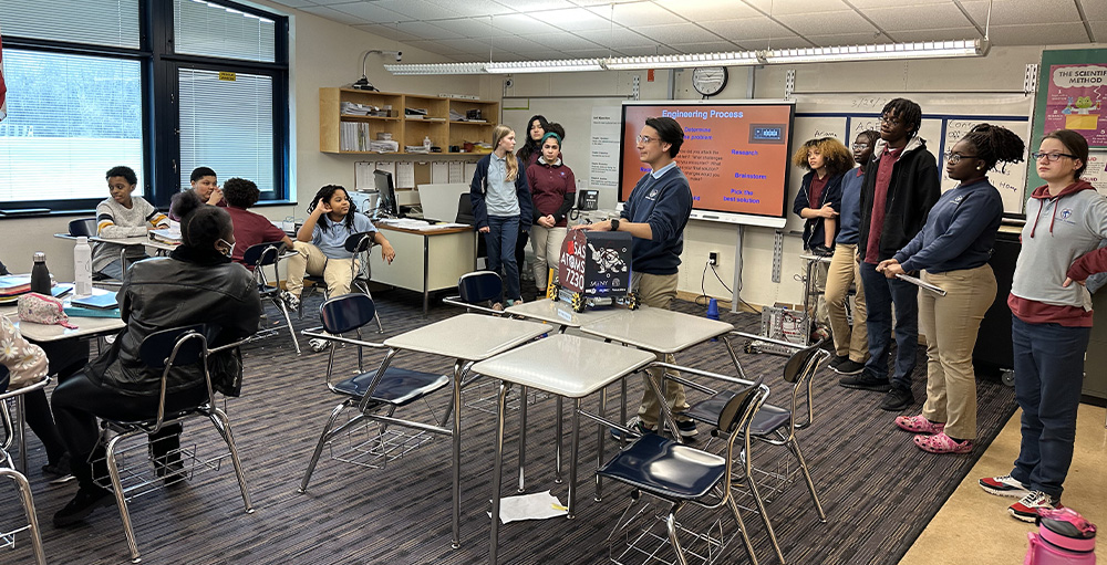Citizenship & Science Academy of Syracuse MS Atoms Learn About SAS Robotics Program