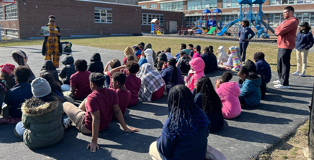 28 Speakers in 28 Days Guest Speaker Joins Citizenship & Science Academy of Syracuse Elementary School from InterFaith Works